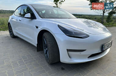 Седан Tesla Model 3 2021 в 