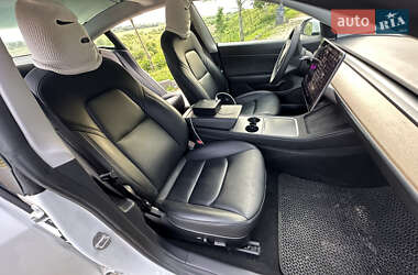 Седан Tesla Model 3 2021 в 