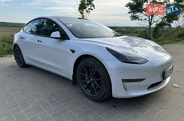 Седан Tesla Model 3 2021 в 