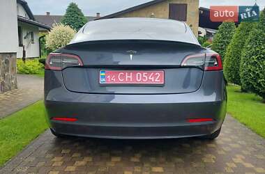 Седан Tesla Model 3 2021 в 