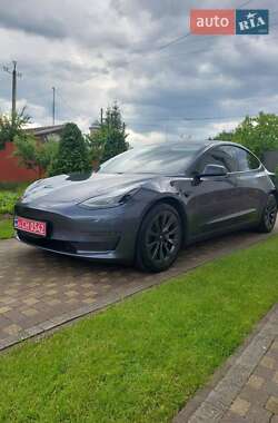 Седан Tesla Model 3 2021 в 