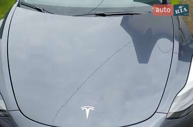 Седан Tesla Model 3 2021 в 