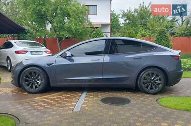 Седан Tesla Model 3 2021 в 