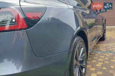 Седан Tesla Model 3 2021 в 