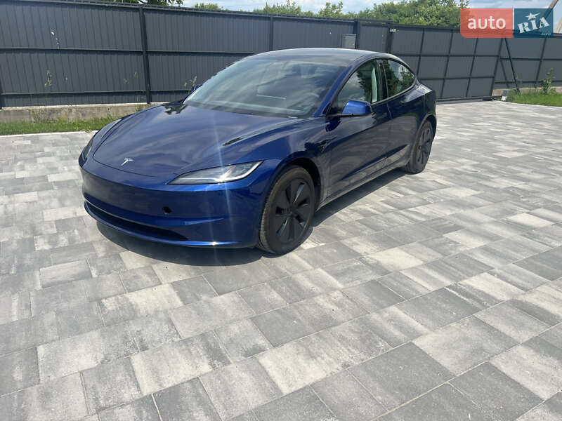 Седан Tesla Model 3 2024 в Старокостянтинові
