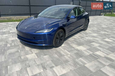 Седан Tesla Model 3 2024 в 