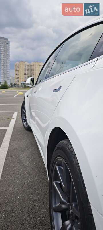 Седан Tesla Model 3 2020 в Киеве