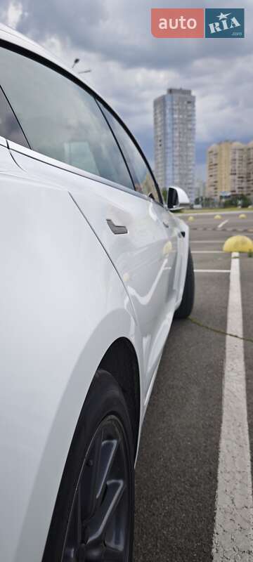 Седан Tesla Model 3 2020 в Киеве