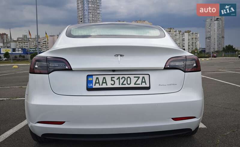 Седан Tesla Model 3 2020 в Киеве