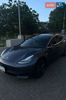 Седан Tesla Model 3 2020 в Одесі