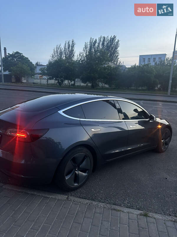 Седан Tesla Model 3 2020 в Одесі