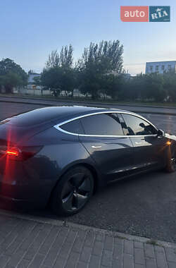 Седан Tesla Model 3 2020 в 