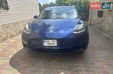 Седан Tesla Model 3 2018 в Києві