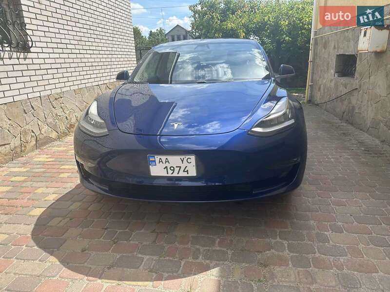 Седан Tesla Model 3 2018 в Києві
