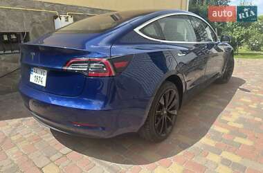 Седан Tesla Model 3 2018 в Києві