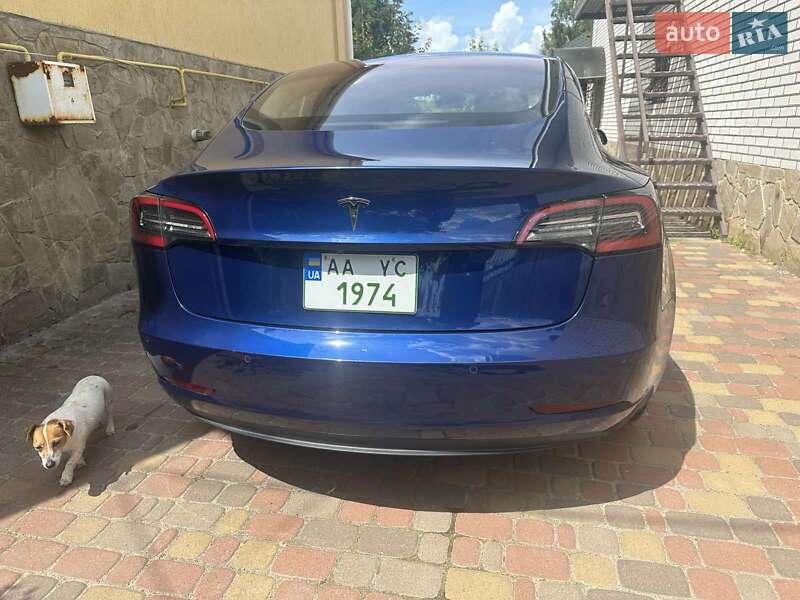 Седан Tesla Model 3 2018 в Києві