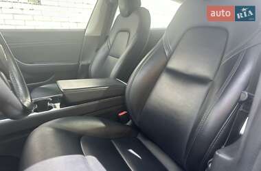Седан Tesla Model 3 2018 в Києві