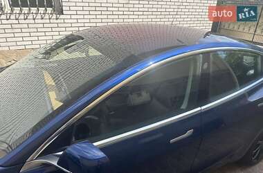 Седан Tesla Model 3 2018 в Киеве