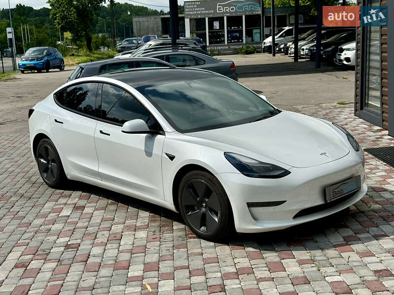 Седан Tesla Model 3 2022 в Вінниці