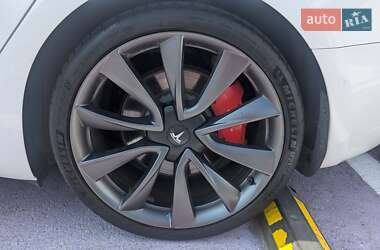 Седан Tesla Model 3 2020 в 
