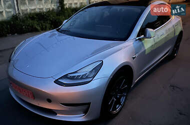 Седан Tesla Model 3 2018 в Рівному