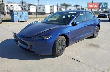 Седан Tesla Model 3 2025 в Киеве