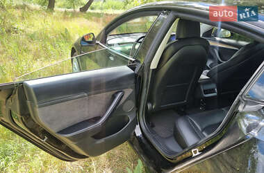 Седан Tesla Model 3 2022 в 