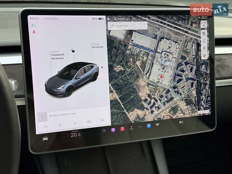 Седан Tesla Model 3 2021 в Киеве