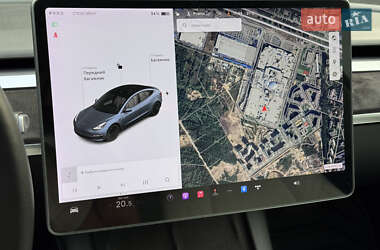 Седан Tesla Model 3 2021 в 