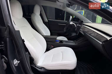 Седан Tesla Model 3 2021 в 