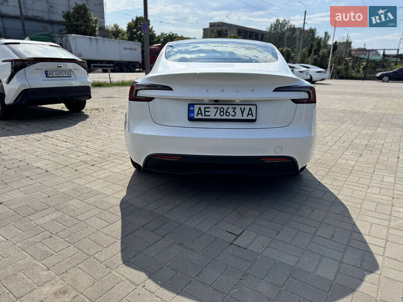 Седан Tesla Model 3 2024 в Днепре