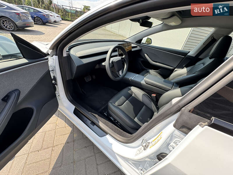 Седан Tesla Model 3 2024 в Днепре