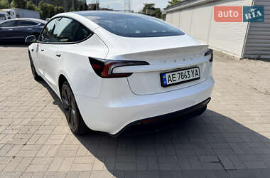 Седан Tesla Model 3 2024 в 