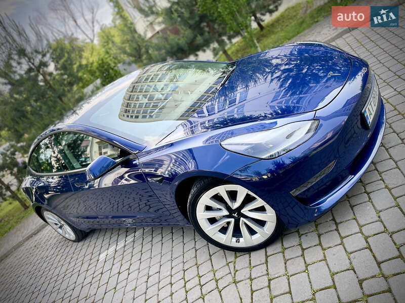 Седан Tesla Model 3 2022 в Ивано-Франковске
