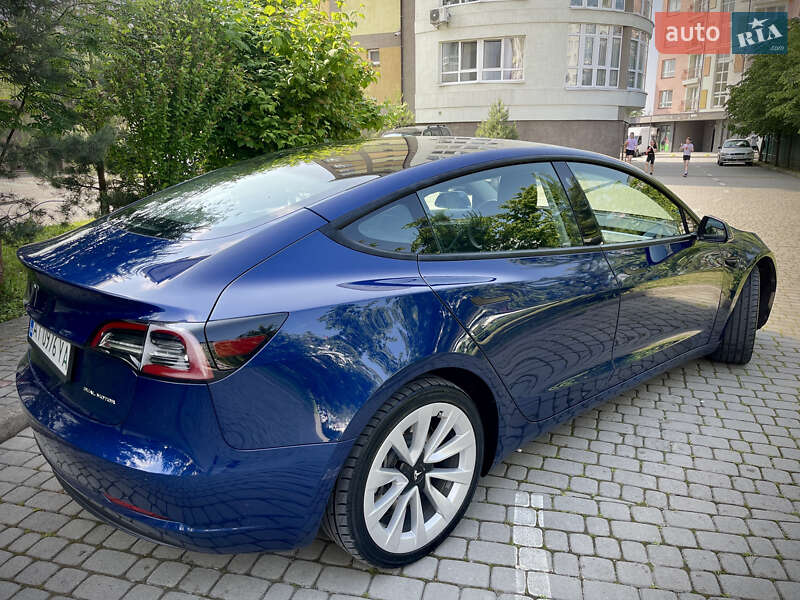 Седан Tesla Model 3 2022 в Ивано-Франковске