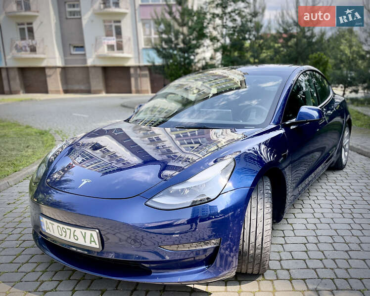 Седан Tesla Model 3 2022 в Ивано-Франковске