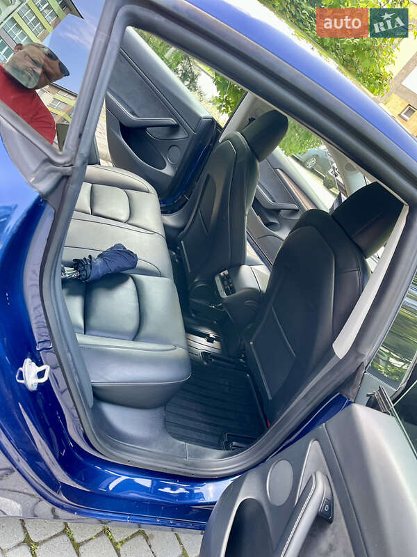 Седан Tesla Model 3 2022 в Ивано-Франковске