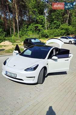 Седан Tesla Model 3 2021 в 