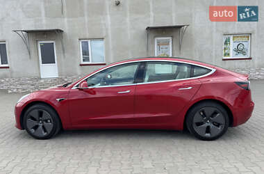 Седан Tesla Model 3 2020 в 