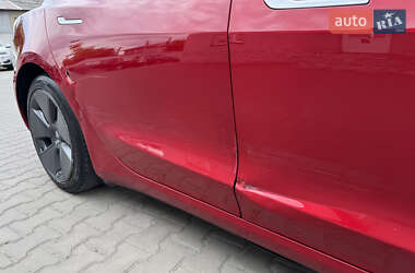 Седан Tesla Model 3 2020 в 