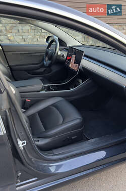 Седан Tesla Model 3 2018 в 