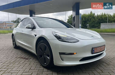 Седан Tesla Model 3 2022 в Самборі