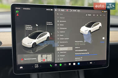 Седан Tesla Model 3 2022 в 