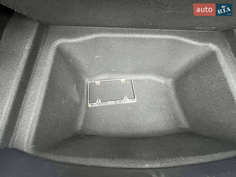 Седан Tesla Model 3 2022 в Самборі
