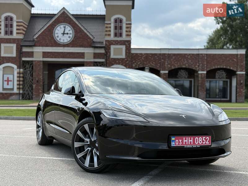 Седан Tesla Model 3 2024 в Киеве