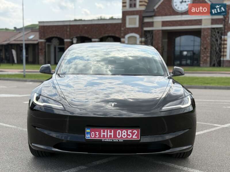 Седан Tesla Model 3 2024 в Киеве