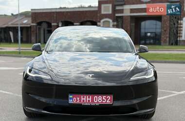 Седан Tesla Model 3 2024 в 