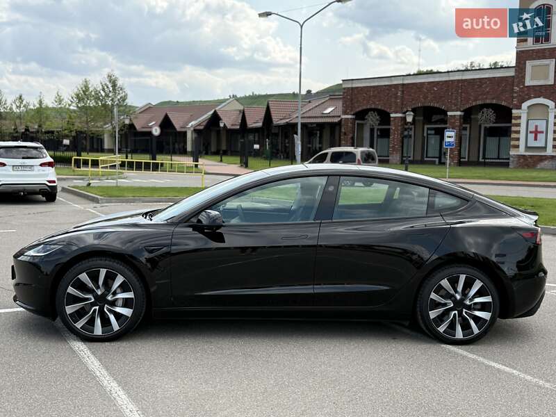 Седан Tesla Model 3 2024 в Киеве