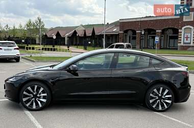 Седан Tesla Model 3 2024 в 