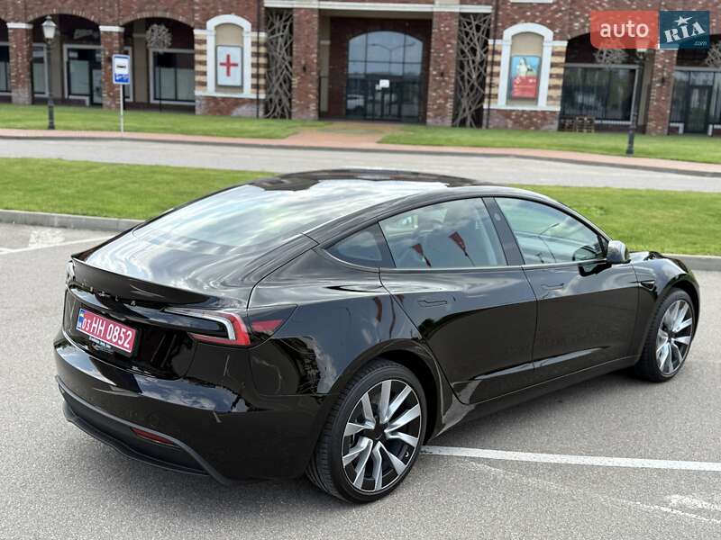 Седан Tesla Model 3 2024 в Киеве
